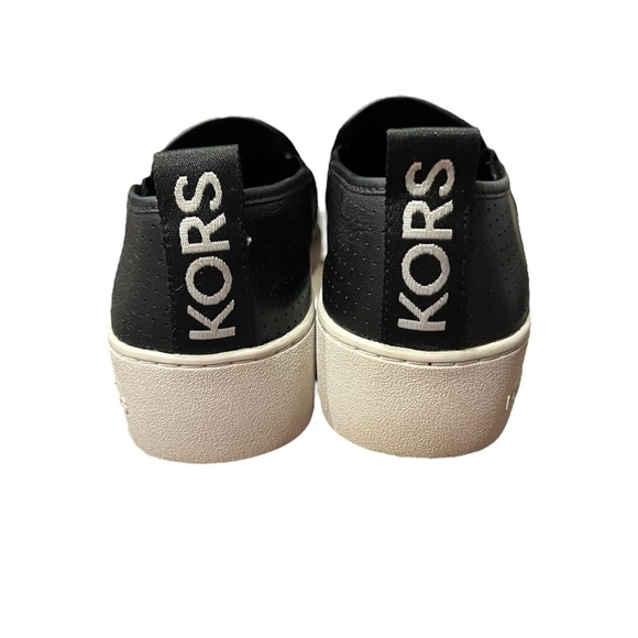 Michael Kors Slip on shoes - Picture 2 of 5